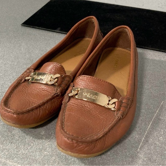 Coach English Tan Leather Driving Loafers With Gold Signature Accent Size 6.5 B - Picture 2 of 10